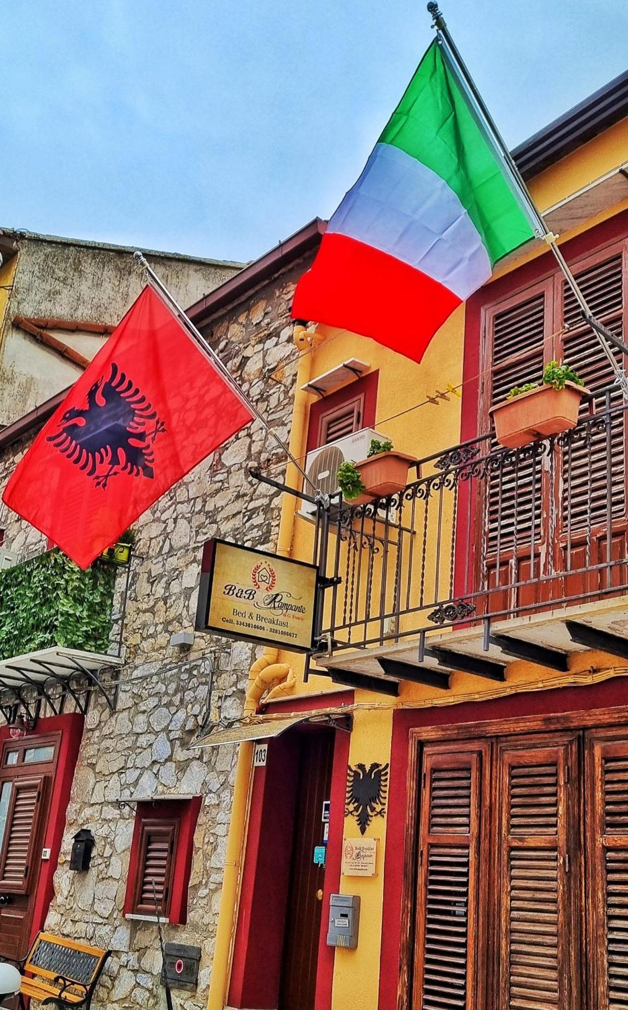 B&B Rampante Пиана дели Албанези Екстериор снимка